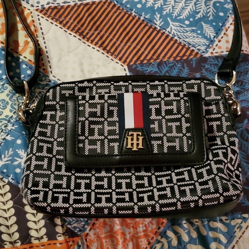 Tommy Hilfiger crossbody purse